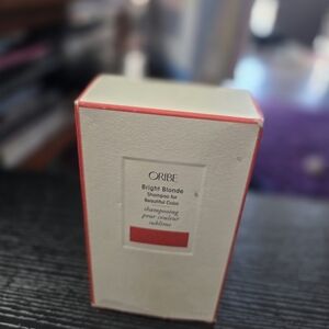 Oribe Bright Blonde Shampoo - White and Red